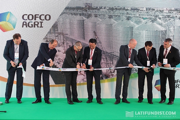 Официальная церемония открытия нового терминала в Николаеве